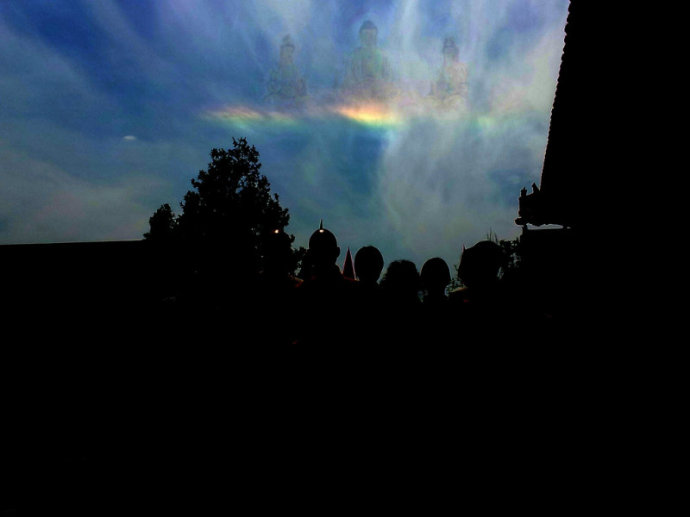 ��ʥ��ͼ����ɫ������ʥ���ֱ������Ͽ�