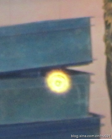 世界第一本研究照片上神秘光团的专著问世 世界第一本研究照片上神秘光团的专著问世