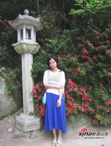 ������Ů��ѧ�����ܲɷ���¶��·����