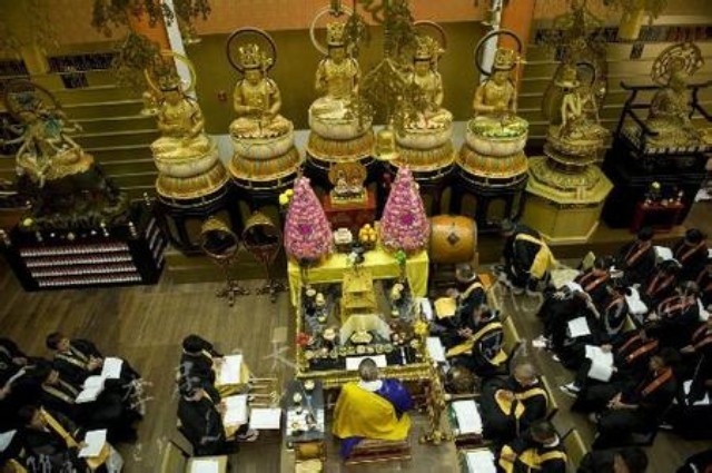 �����ʤ�����Ӣ����ѧ�����أ��������ڽ��У������޳ɵ��Ƿ�̡�"