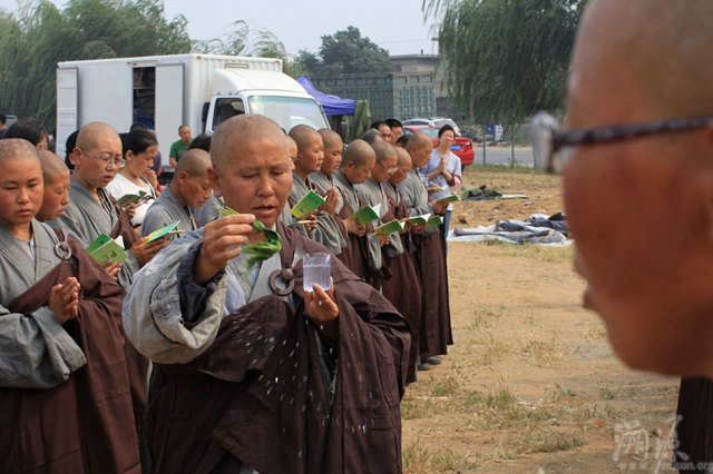 辽宁道源寺女苦行僧的行脚生活 辽宁道源寺女苦行僧的行脚生活