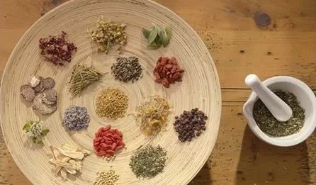 【养生】中医让你糊里糊涂地活着,西医让你明明白白地死去! 【养生】中医让你糊里糊涂地活着,西医让你明明白白地死去!