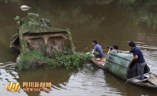 四川河中惊现“菩萨石”_雕刻天龙八部等佛教题材 四川河中惊现“菩萨石”_雕刻天龙八部等佛教题材