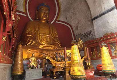 江南第一大佛:雕凿于悬崖绝壁中_历经1600年仍庄严巍峨 江南第一大佛:雕凿于悬崖绝壁中_历经1600年仍庄严巍峨