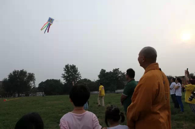 ��ϲ��ʦ��һ�ж�ҵ�г��̵�һ��������ʱ����������......