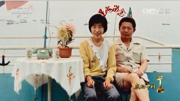 感动到泪奔:《感动中国》的孝女朱晓晖(视频) 感动到泪奔:《感动中国》的孝女朱晓晖(视频)