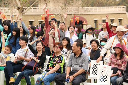 佛光山元宵节提灯大会__万人欢聚年味十足 佛光山元宵节提灯大会__万人欢聚年味十足