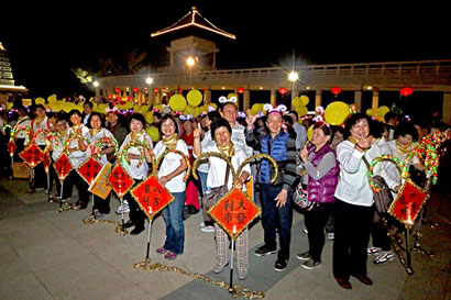 佛光山元宵节提灯大会__万人欢聚年味十足 佛光山元宵节提灯大会__万人欢聚年味十足