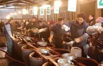 快来看看你家吃的是化学酱油吗?教你如何判断化学酱油 快来看看你家吃的是化学酱油吗?教你如何判断化学酱油