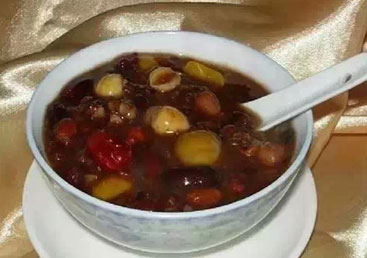 ��Ժ��ǵ�Ů����ɫ�ã����������ô���Ѫ���գ�