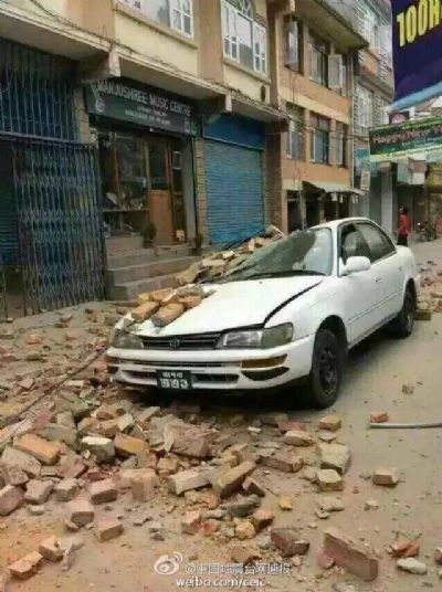 尼泊尔8.1级地震现场最新画面!请为尼泊尔地震灾区诵咒祈福 尼泊尔8.1级地震现场最新画面!请为尼泊尔地震灾区诵咒祈福