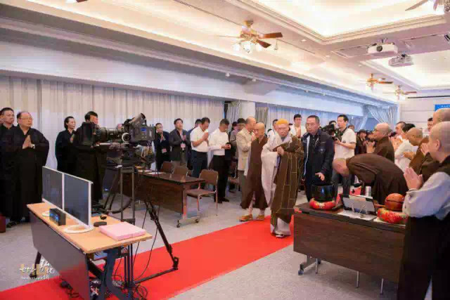 �ձ�ǰ�����ɽ���������Ͼ��¿��Ϸ�ʦ���ձ�����