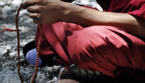 索达吉堪布开示念珠功德--不能不知道的“念珠那些事” 索达吉堪布开示念珠功德--不能不知道的“念珠那些事”