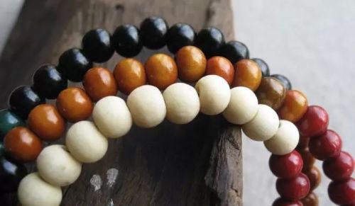 索达吉堪布开示念珠功德--不能不知道的“念珠那些事” 索达吉堪布开示念珠功德--不能不知道的“念珠那些事”