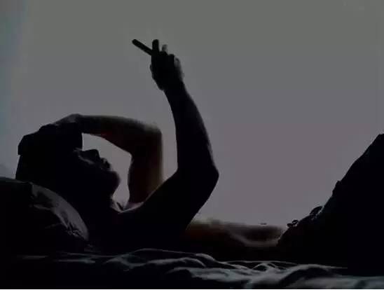 晚上九点后建议不要做这7件事,尤其是第二件! 晚上九点后建议不要做这7件事,尤其是第二件!