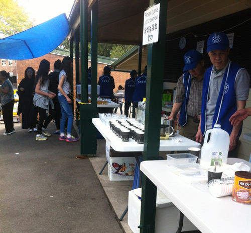 ӛѩ��Q�ڌW��2015��9����10��Т�H����o��Ϣ�ķ����A�M�����DƬ������