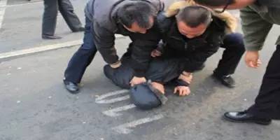 һֻ��ڹ�������ε�ҧ���������ε������һ��������