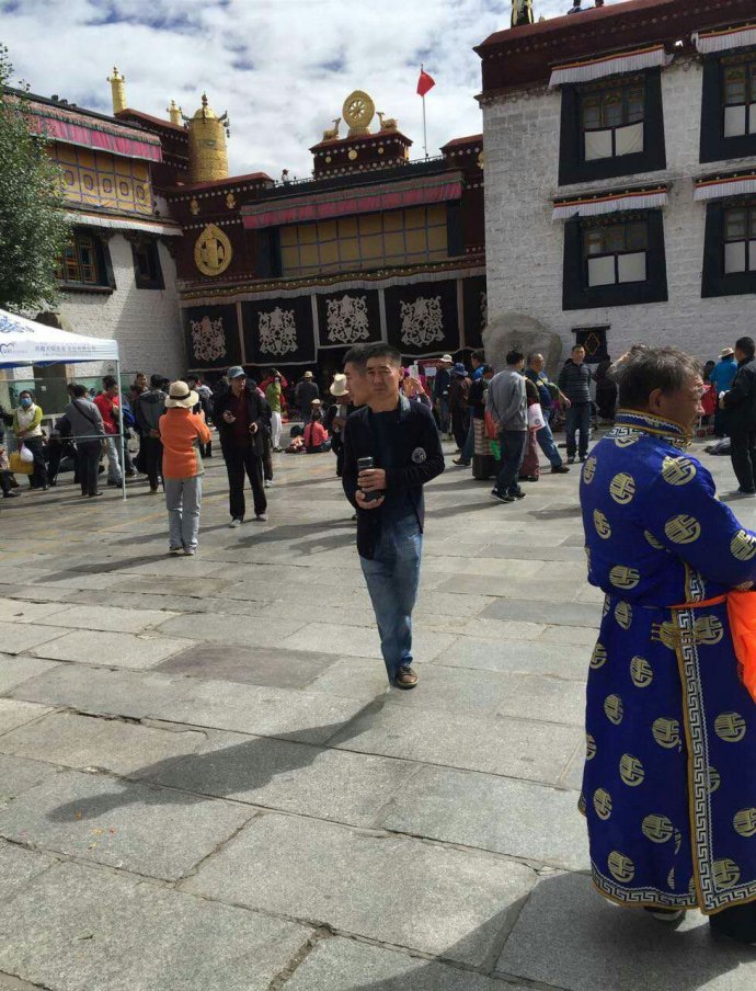 这两张诡异照片说明了什么? 这两张诡异照片说明了什么?