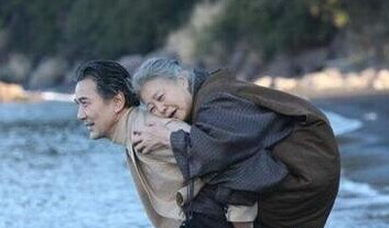 ��һ���衭��ȫ���˶����ˣ��ұ߿������ᣡ����