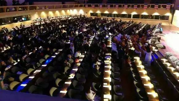 ����Ƶ�����壡�𾴵��Ͼ��¿��Ϸ�ʦ�����Ϲ��ܲ�վ�ſ�ʾ