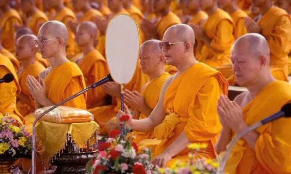 ���������Ժ���O����^��̩�������£�������������ϲת��