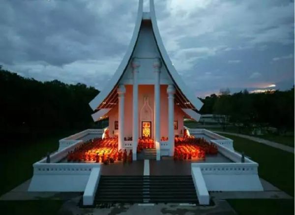 ���������Ժ���O����^��̩�������£�������������ϲת��