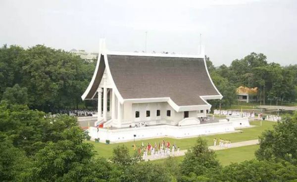 ���������Ժ���O����^��̩�������£�������������ϲת��