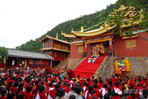 新时代的东宝仲巴呼图克图 新时代的东宝仲巴呼图克图