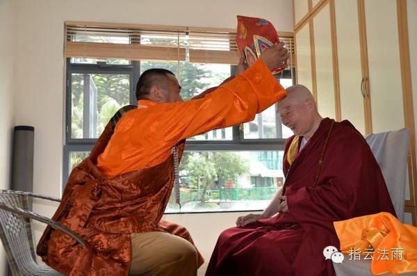 新时代的东宝仲巴呼图克图 新时代的东宝仲巴呼图克图