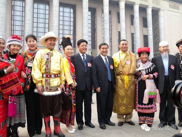 新时代的东宝仲巴呼图克图 新时代的东宝仲巴呼图克图