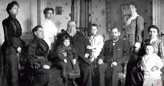 ���찡����λŮ�����ǵ�10���ֻ�ǰ����