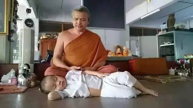 ���������¾����У�һ���˯�ȵ�������̩��С����2016��������