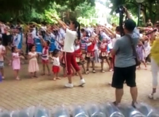 �������һ�����ͽ�Ķ�ͯ�ڣ�ͼ����Ƶ��