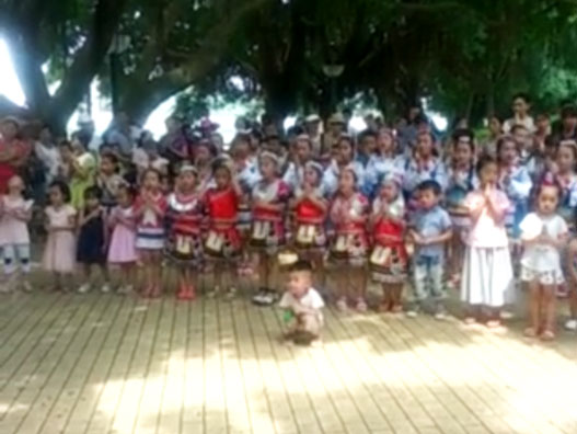 �������һ�����ͽ�Ķ�ͯ�ڣ�ͼ����Ƶ��