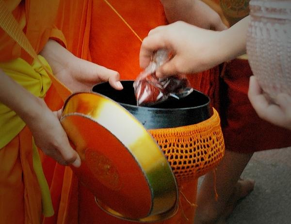 ͬ���ǲ�ʩ��Ϊʲô���ù���ȴ��ͬ��