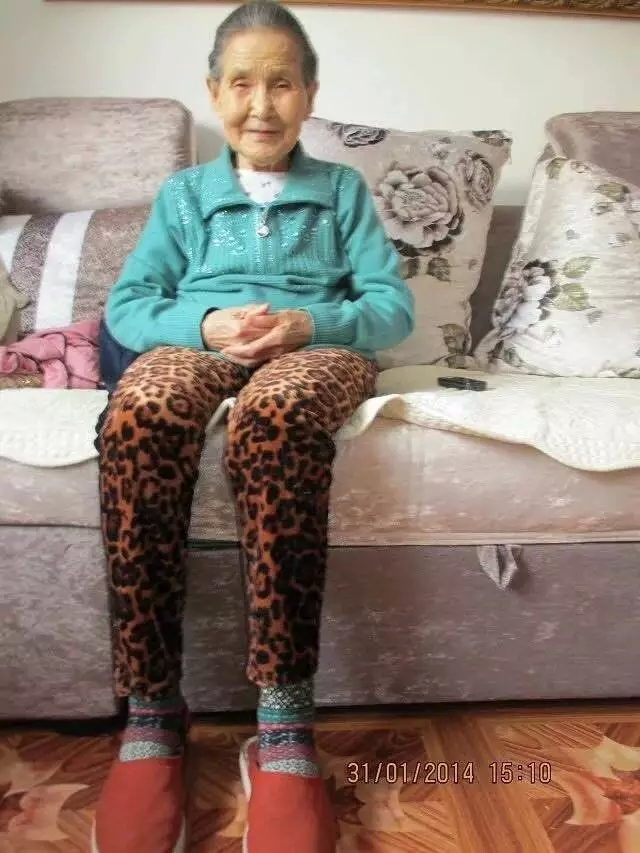 我的菩萨老妈打坐往生:“极乐世界见!” 我的菩萨老妈打坐往生:“极乐世界见!”