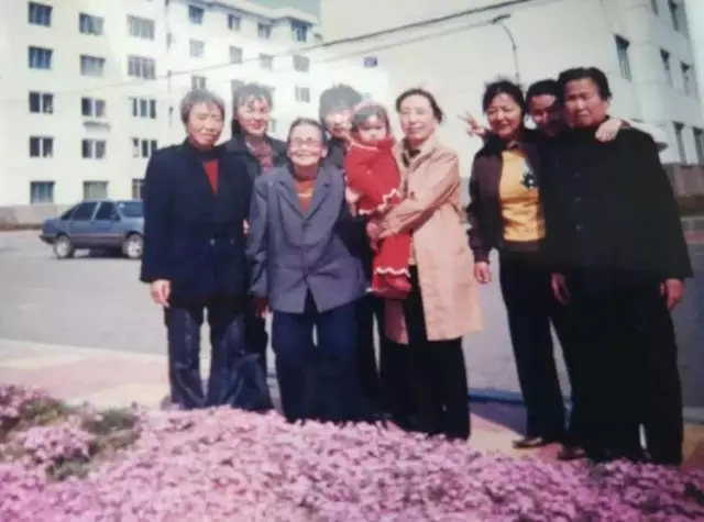 我的菩萨老妈打坐往生:“极乐世界见!” 我的菩萨老妈打坐往生:“极乐世界见!”