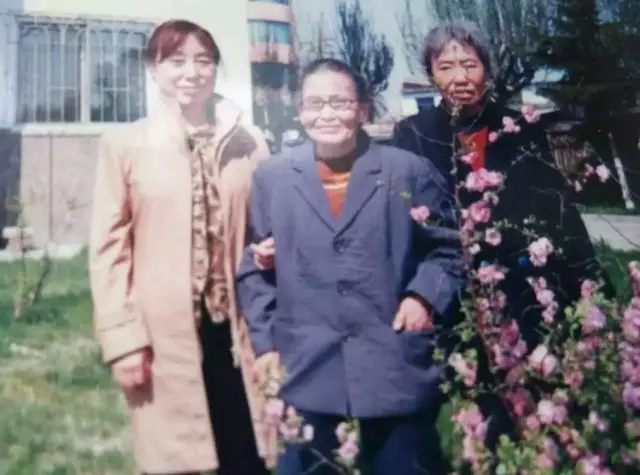 我的菩萨老妈打坐往生:“极乐世界见!” 我的菩萨老妈打坐往生:“极乐世界见!”