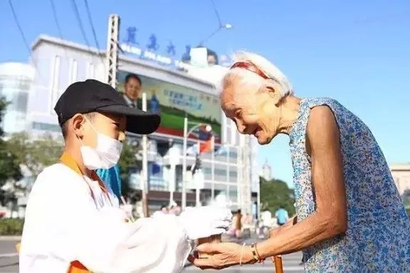 ǮӦ��������Ů��Ϊʲô���������ծ����