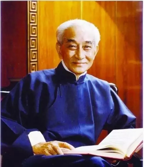 �ϻ��������ƽ�����£����Ǿ����ĸ���