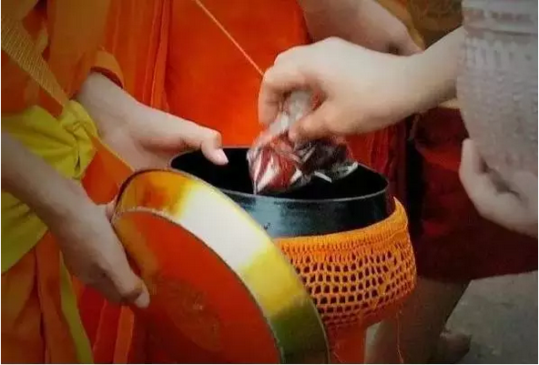 同样是布施,为何所得果报却不同? 同样是布施,为何所得果报却不同?