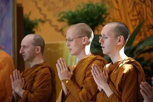 在家居士受持菩萨戒的误区与注意 在家居士受持菩萨戒的误区与注意