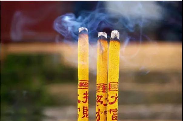 �ŷ�Ĺ���ɫ�ʺ�Ũ�������������