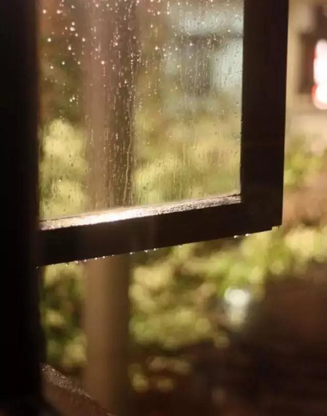 һ��С����������ǰ�̣������˶�����˼����