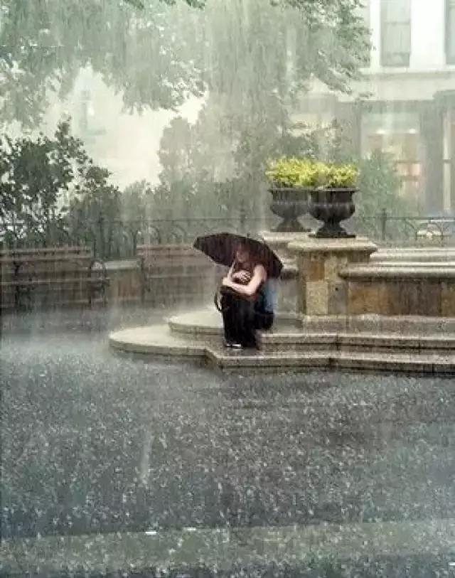 һ��С����������ǰ�̣������˶�����˼����