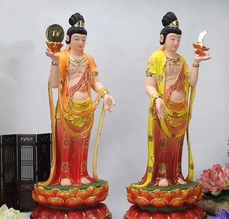 日光菩萨,月光菩萨陀罗尼咒助《大悲咒》更大神力 日光菩萨,月光菩萨陀罗尼咒助《大悲咒》更大神力