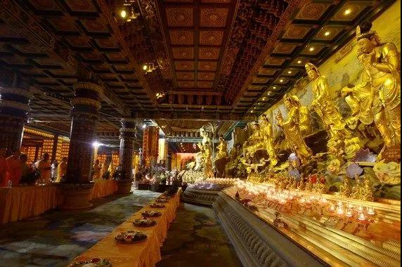 一句佛号一块金,多念结成净土因 一句佛号一块金,多念结成净土因