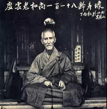 �����Ϻ��У����ڶ��в���_������ʵ����