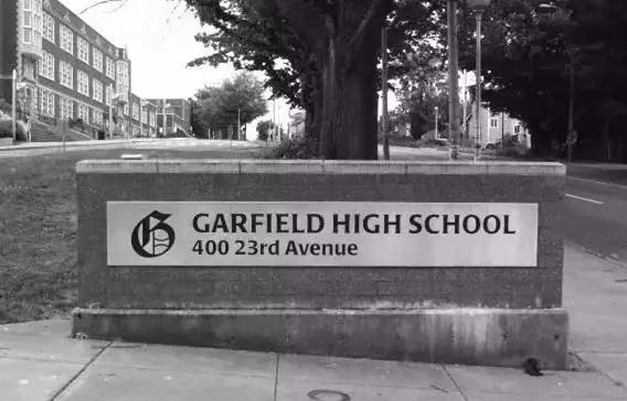 ����400������å���ͽ�����Ү³�����������֮�䣬ֻ��һ������ʦ��