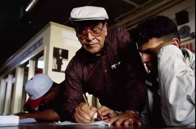 ����400������å���ͽ�����Ү³�����������֮�䣬ֻ��һ������ʦ��